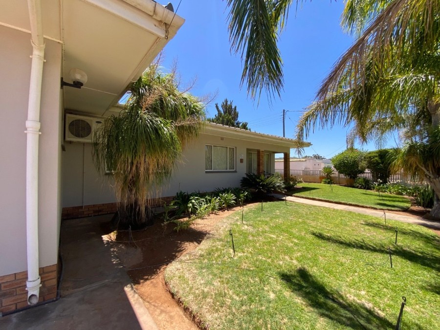 3 Bedroom Property for Sale in Vanrhynsdorp Western Cape